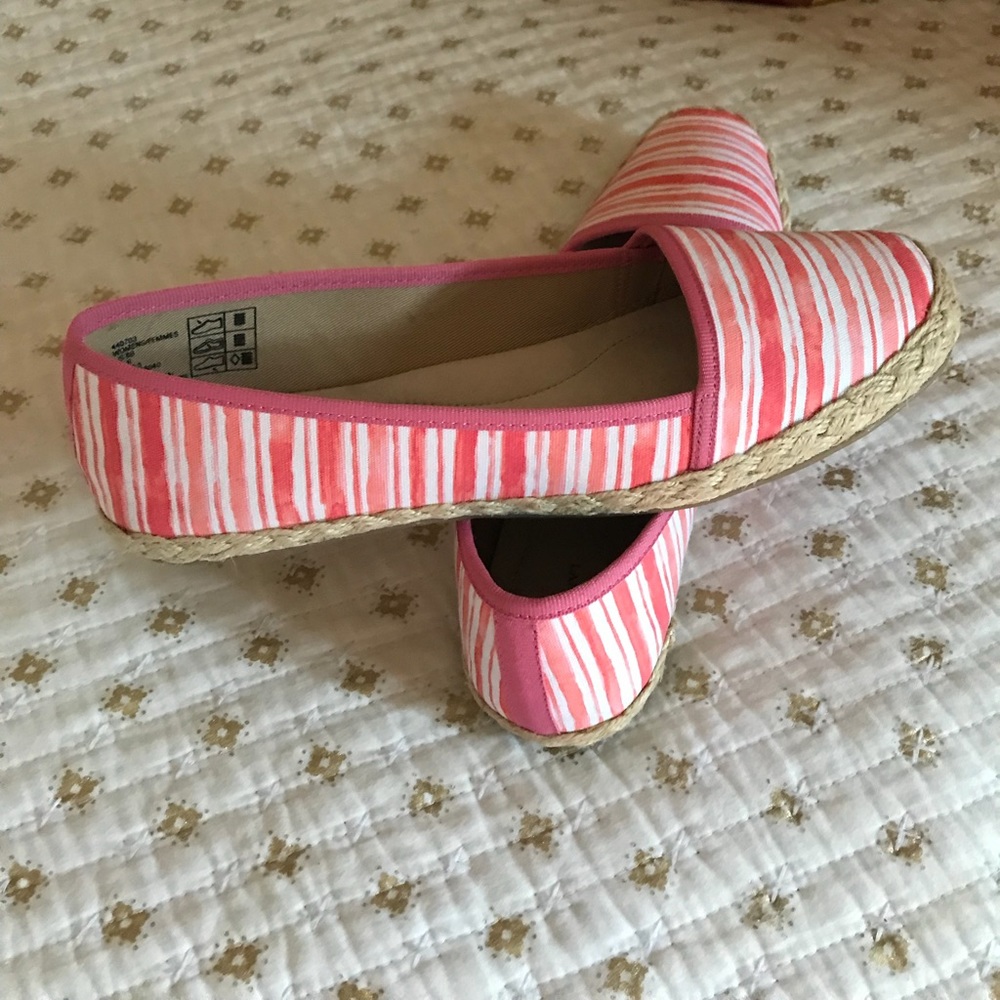 NWOT Lands End Striped espadrilles. Size 8